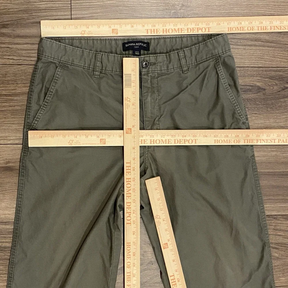 Banana Republic Chino Pants‎ Men's Green Waist actual Size 34 Classic